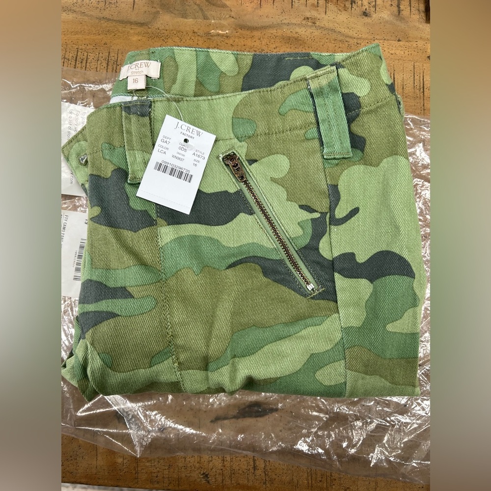 J Crew Factory Camouflage Pants Size 16 XL NWT